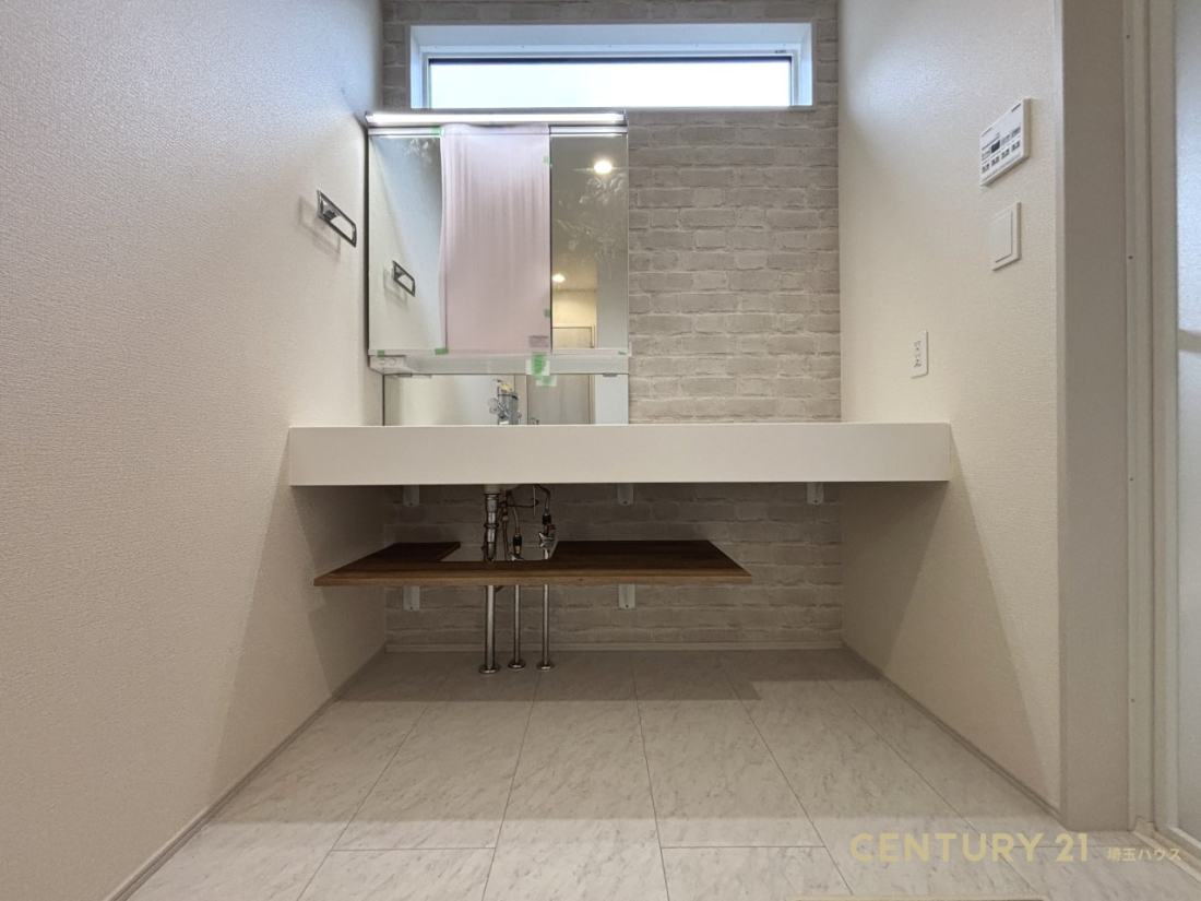 ��ʌ��@�c�s�֎R3���ڂ̐V�z��ˌ��Ă̐��ʑ�E���ʏ�